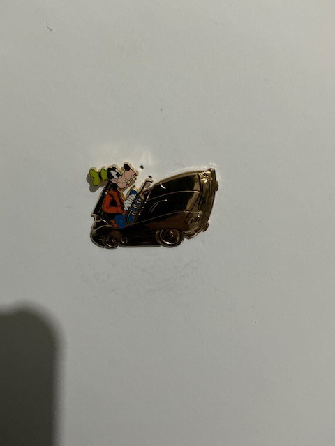 RARE Disneyland 50th Golden Vehicle Autopia Pin Goofy Happiest Homecoming DLR