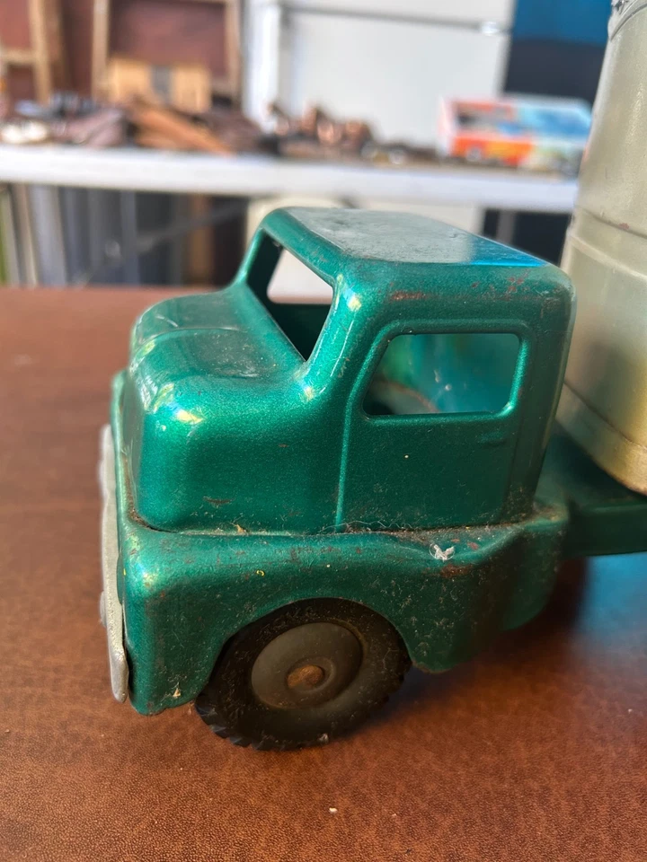 Camión de colección Structo para granjas de ganado - juguete para camión de ganado de hojalata de los años 50 EE. UU. Foto 2 de 4