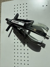 Posi Lock 106 Manual Caged Jaw Puller, 3 Jaws, 10 Tons Capacity, 6" Reach