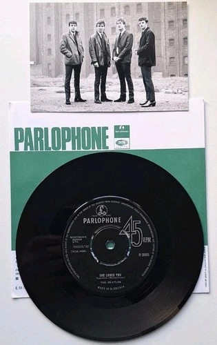 THE BEATLES"SHE LOVES YOU"1963 Original Parlophone Records UK 7"Single 🇬🇧