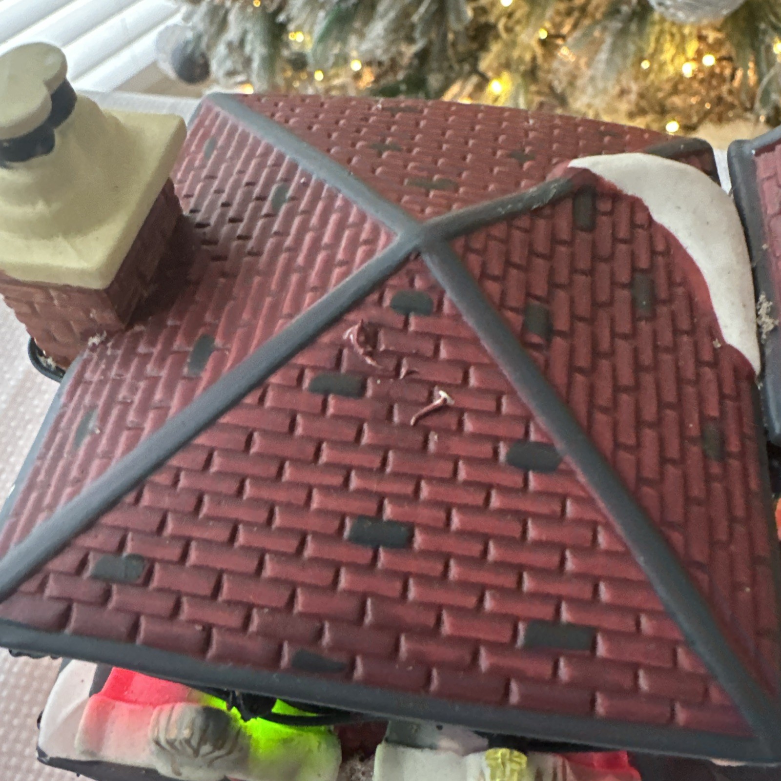 Heartland Valley O'Well Lighted Christmas Village Home Window Views