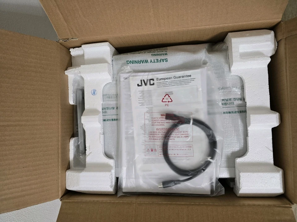 JVC HR-V505 E VHS Videorecorder mit Fernbedienung und Zubehör - Bild 2 von 2