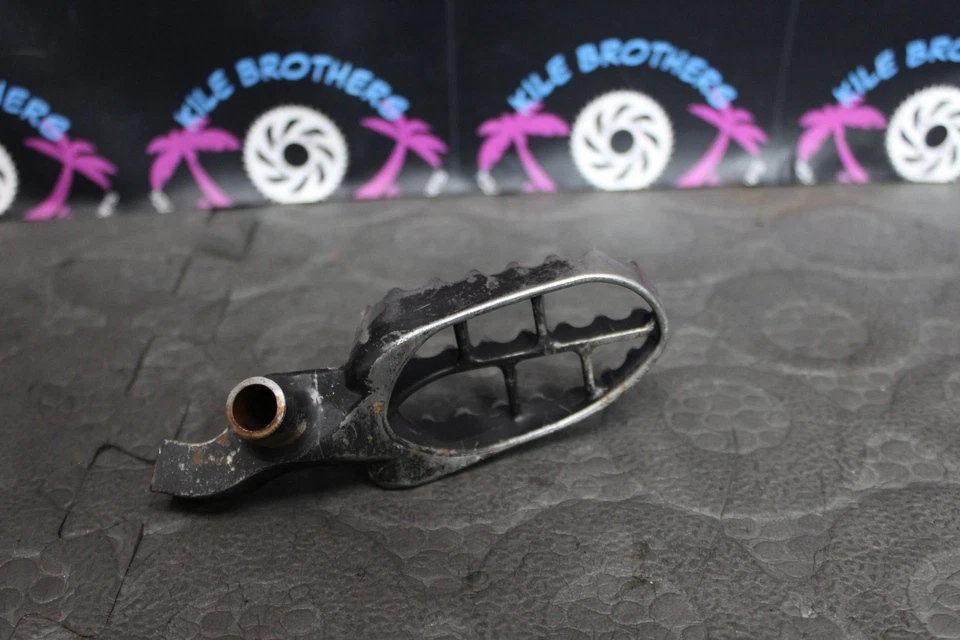 2001 HONDA 00-01 CR250R OEM ЛЕВАЯ ПРАВАЯ ОПОРА ДЛЯ НОГ КОЛЫШКИ 50616-KZ4-J20 - Изображение 4 из 4