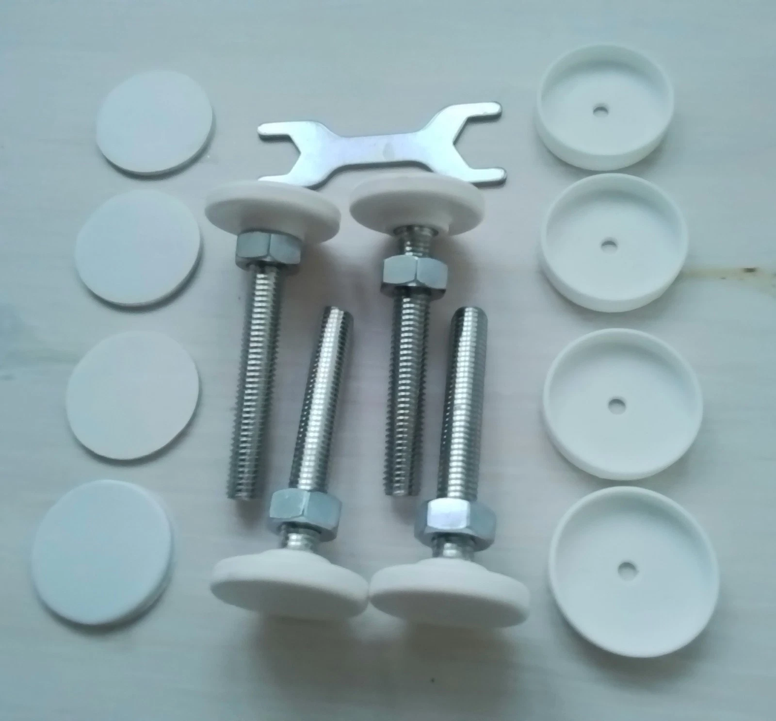 GENIUNE LINDAM STAIR GATE FITTINGS.....UNUSED IN ORIGINAL BOX