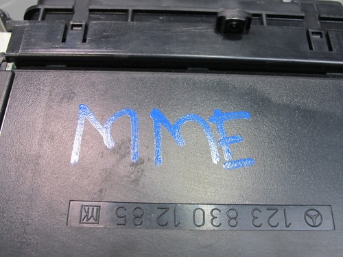 81-85 MERCEDES W123 A/C HEATER CLIMATE CONTROL SWITCH PANEL 1238301285 OEM - Picture 2 of 12