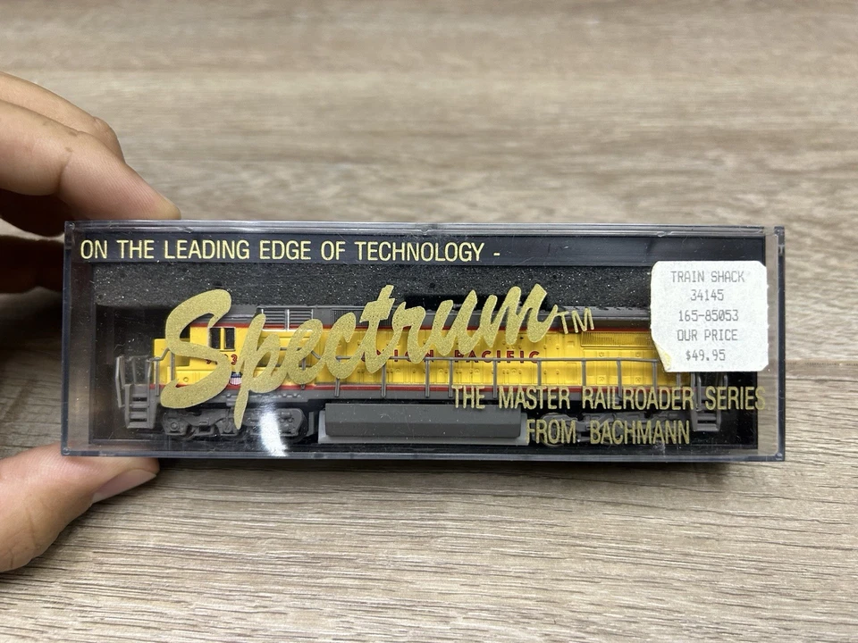 Bachmann Spectrum 85002 N Scale Union Pacific GE DASH Diesel Locomotive #9183 - Image 4 of 4