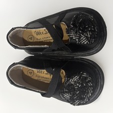 Wee Squeak Mary Jane s No Squeaky Insole, Size 4 EUC