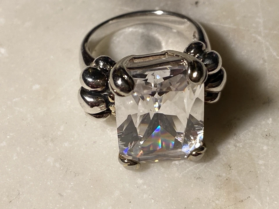 Anillo de plata 925 corte esmeralda circonita cúbica cristal acento caviar Foto 4 de 4