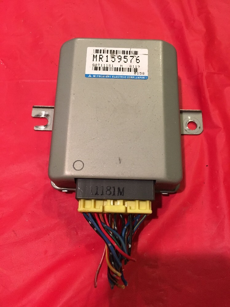 98 Mitsubishi Montero Cruise Control Module MR159576 for
