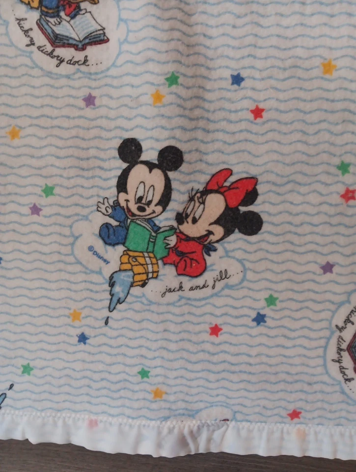 De colección. Dundee Disney Bebés Mickey Minnie Donald Nubes Estrellas Manta Bebé 35x45 Foto 3 de 4