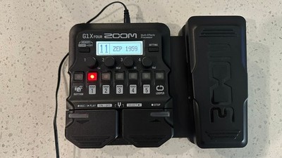 Zoom G1X Four Guitar Effects Processor with Built-in Expression Pedal