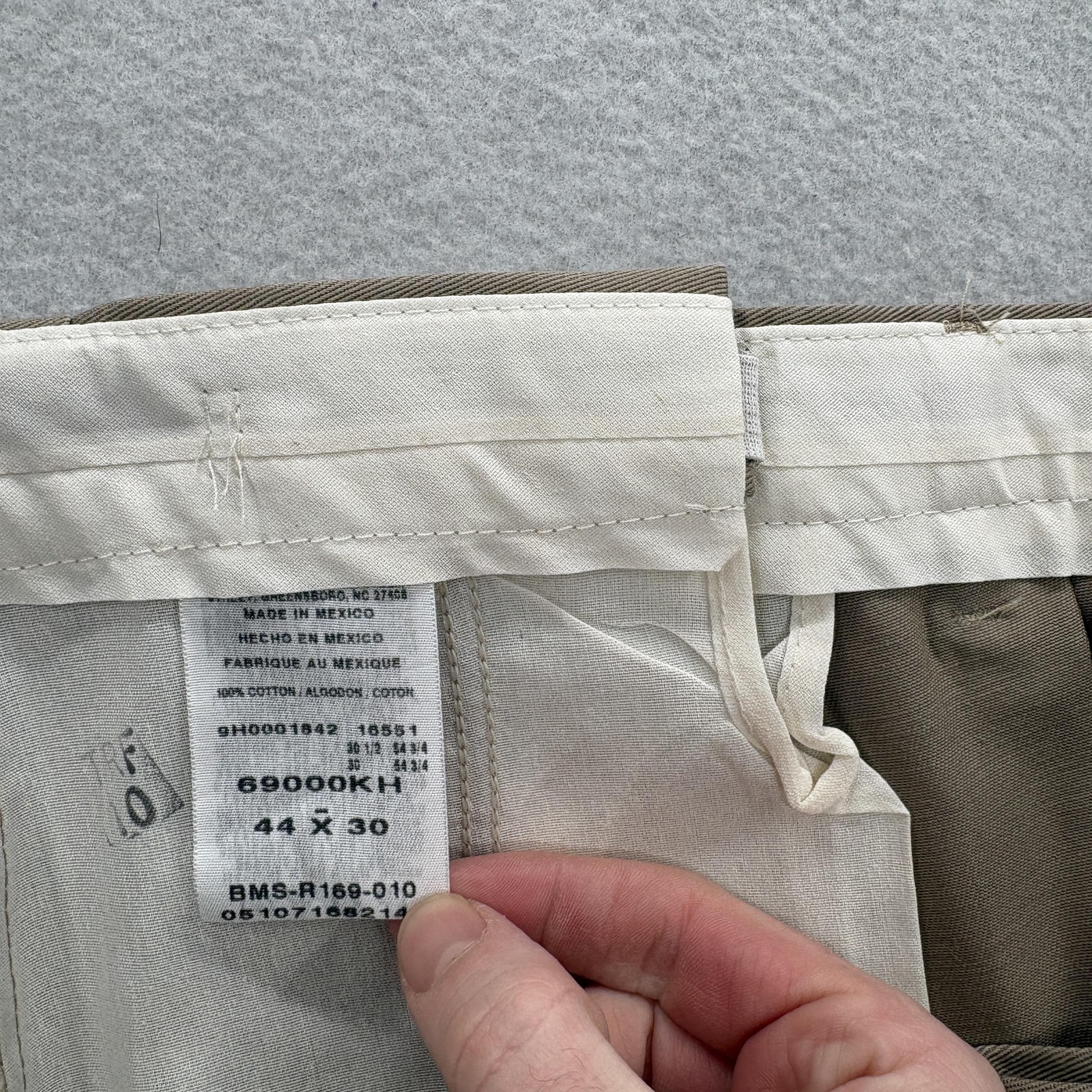 Wrangler Timber Creek Perfect Fit Pants Mens 44x30 Beige Pleated Khaki Workwear thumbnail 4