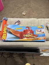 Hot Wheels Super 6 Lane Raceway Playset