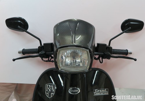Royal Alloy GT 125/200 SLUK Sports screen - BLACK - Picture 3 of 5