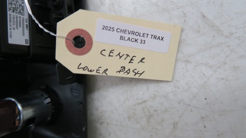 2024 2025 Chevrolet Trax OEM Front Center Dash USB Port 13549941 - Picture 10 of 10