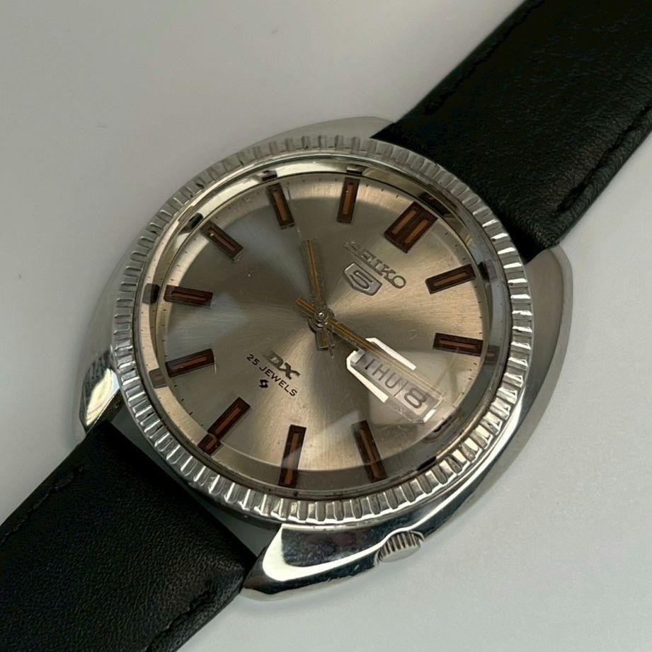 Seiko 5 DX 6106 8140 Automatic Vintage Watch 1968 Silver