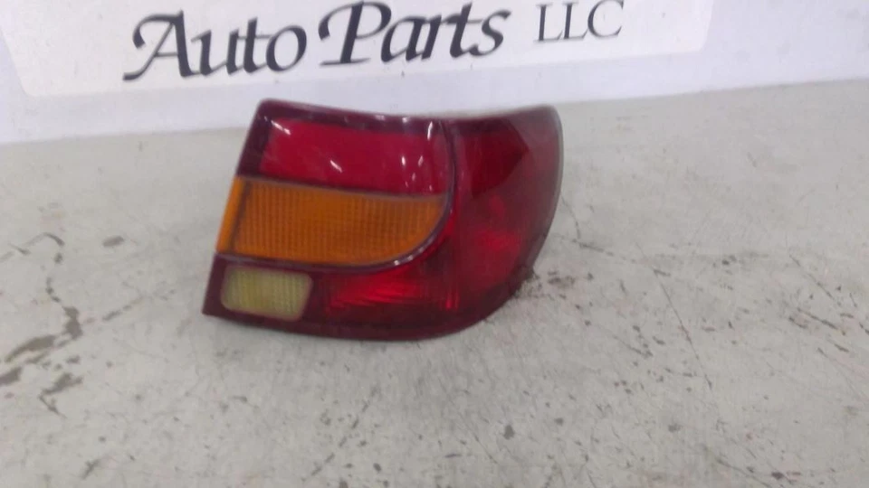 Luz trasera pasajero sedán compatible con 00-02 SATURN SERIE S 572545 Foto 3 de 4