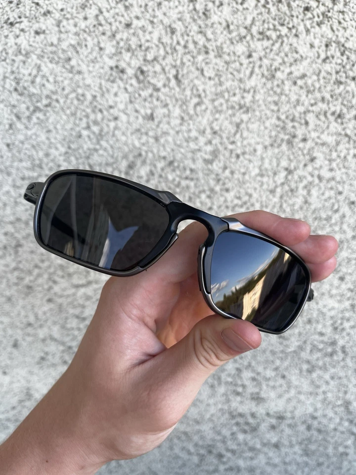 Oakley Badman Polarized Black/Grey Outdoor Sunglasses OO6020-03 X Metal Dark - Image 3 of 4