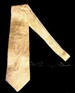 LNWOT Paul Smith Made in England Pale Frosted Lemon Satin Woven Floral Silk Tie