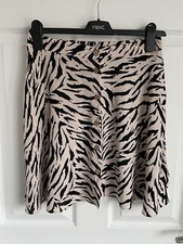 Ladies Black Mix NEW LOOK Animal Print Button Front Flare Skirt - Size 10