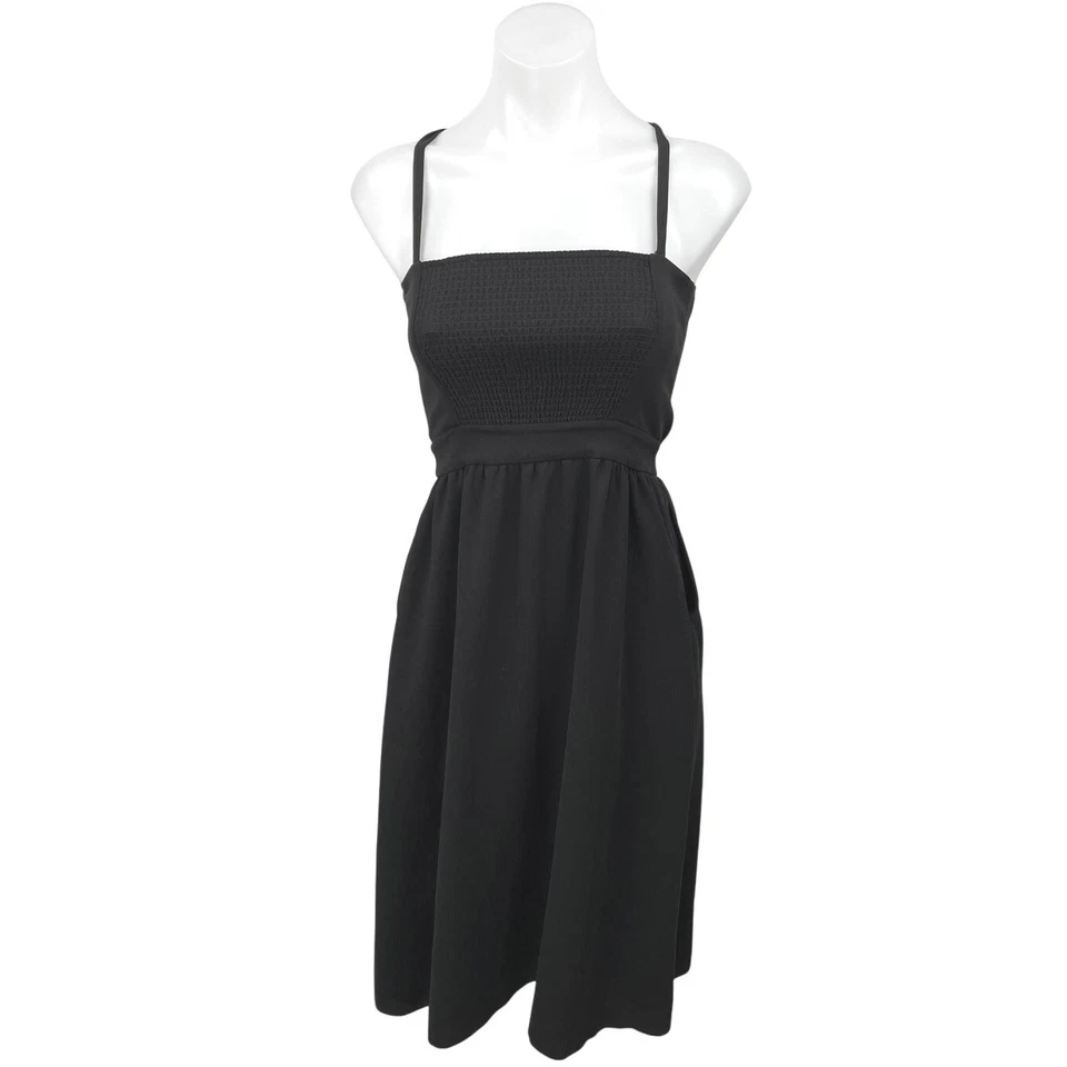 Mini vestido feminino Aritzia Wilfred preto sem mangas cami linha A tamanho P - Imagem 2 de 4