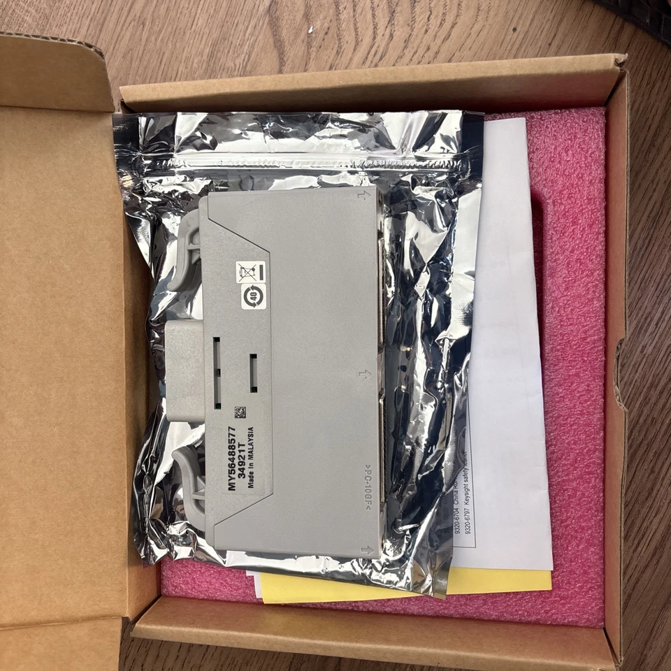 Bloque de terminales Keysight 34921 referencia de temperatura para multiplexor de 40 canales 34921A y L4421A Foto 2 de 2