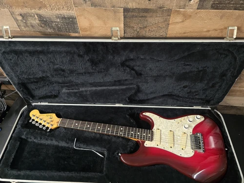 Fender 1983 Elite Stratocaster Cherry Sunburst Electric Guitar W/ Ohsc