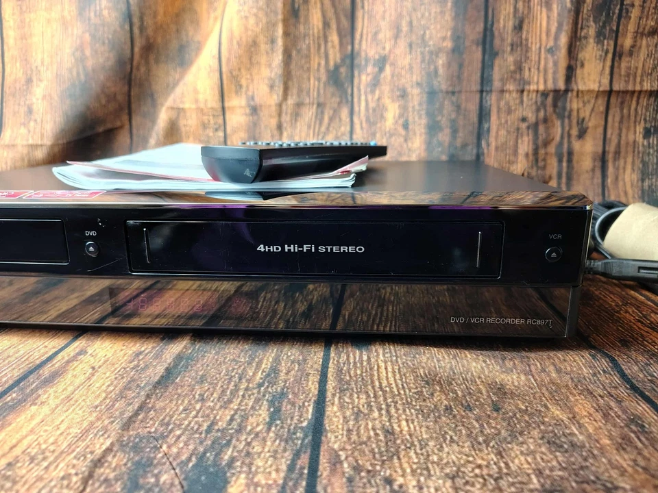 LG RC897T Grabadora de DVD VCR Combo Doblaje Transferencia VHS a DVD con Cables Remotos Foto 3 de 4