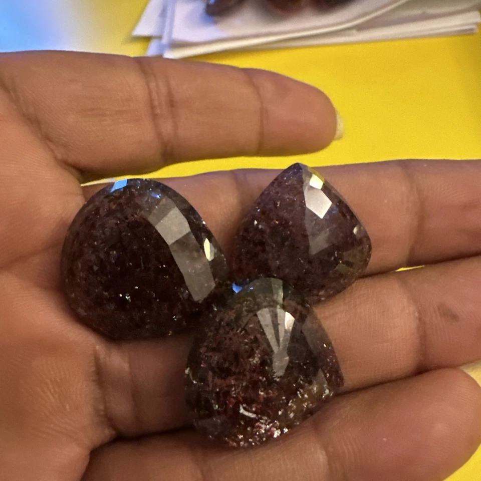 Cuarzo fresa facetado raro 93,41 quilates Foto 4 de 4