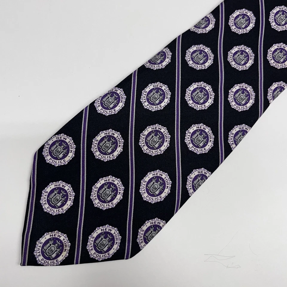Corbata Vineyard Vines Policía del Estado de Nueva York seda a rayas negra/púrpura 3 3/8" x 58" Foto 3 de 4