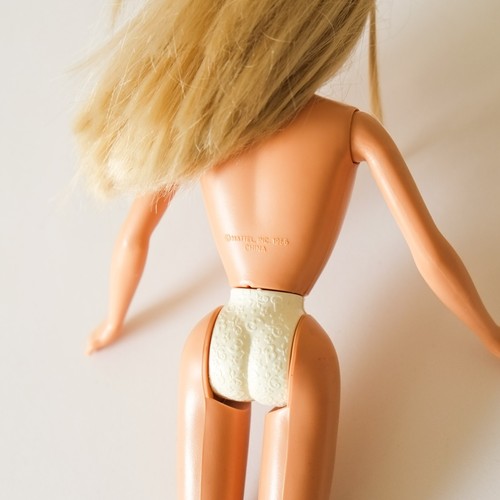 Vintage BARBIE DOLL 1966 Loose 60s Original Toy Figure No Accessories - Picture 6 of 8