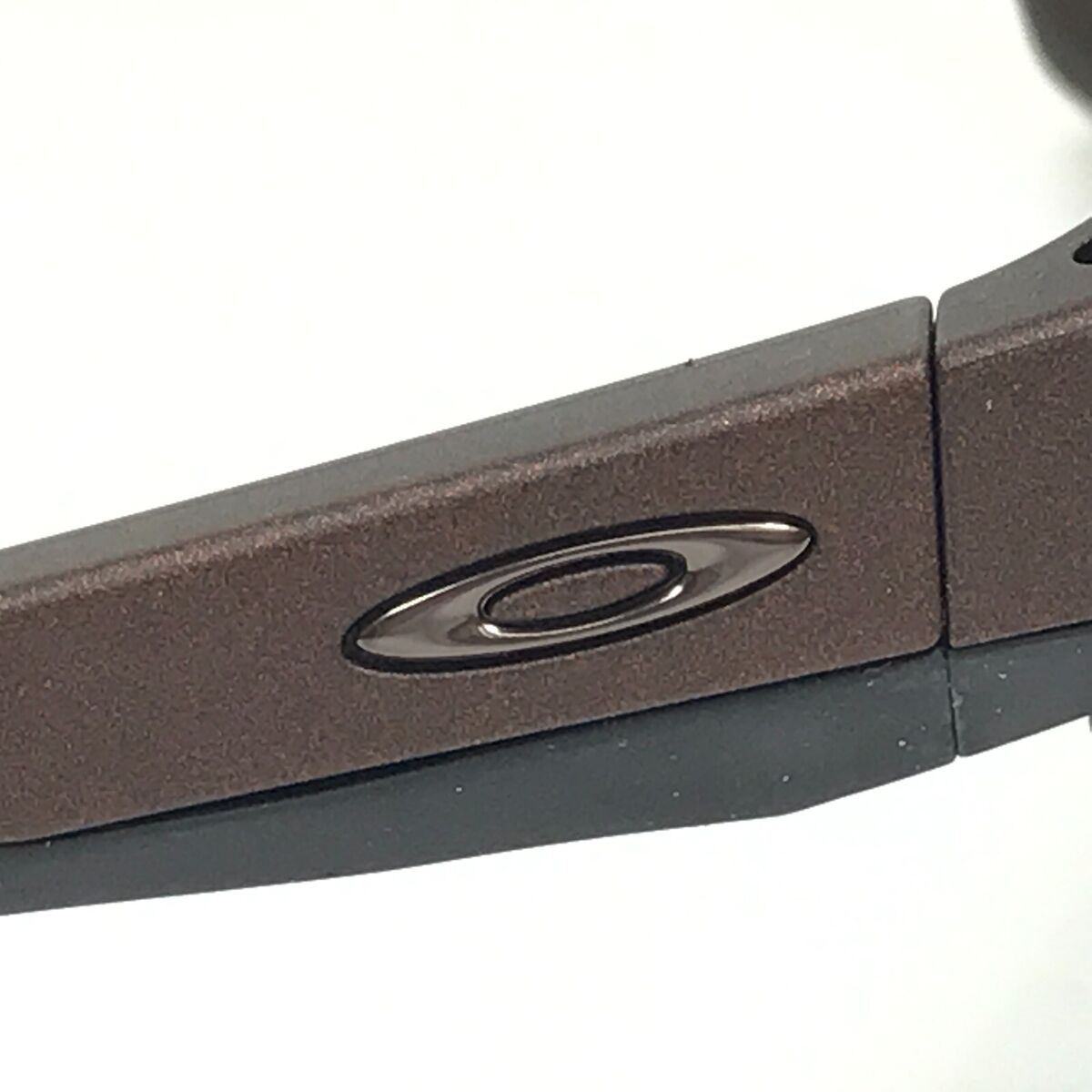 Oakley Sunglasses Mainlink XL OO9264-2457 Metals Collection Oakley Sunglasses Mainlink XL OO9264-2457 Metals Collection
