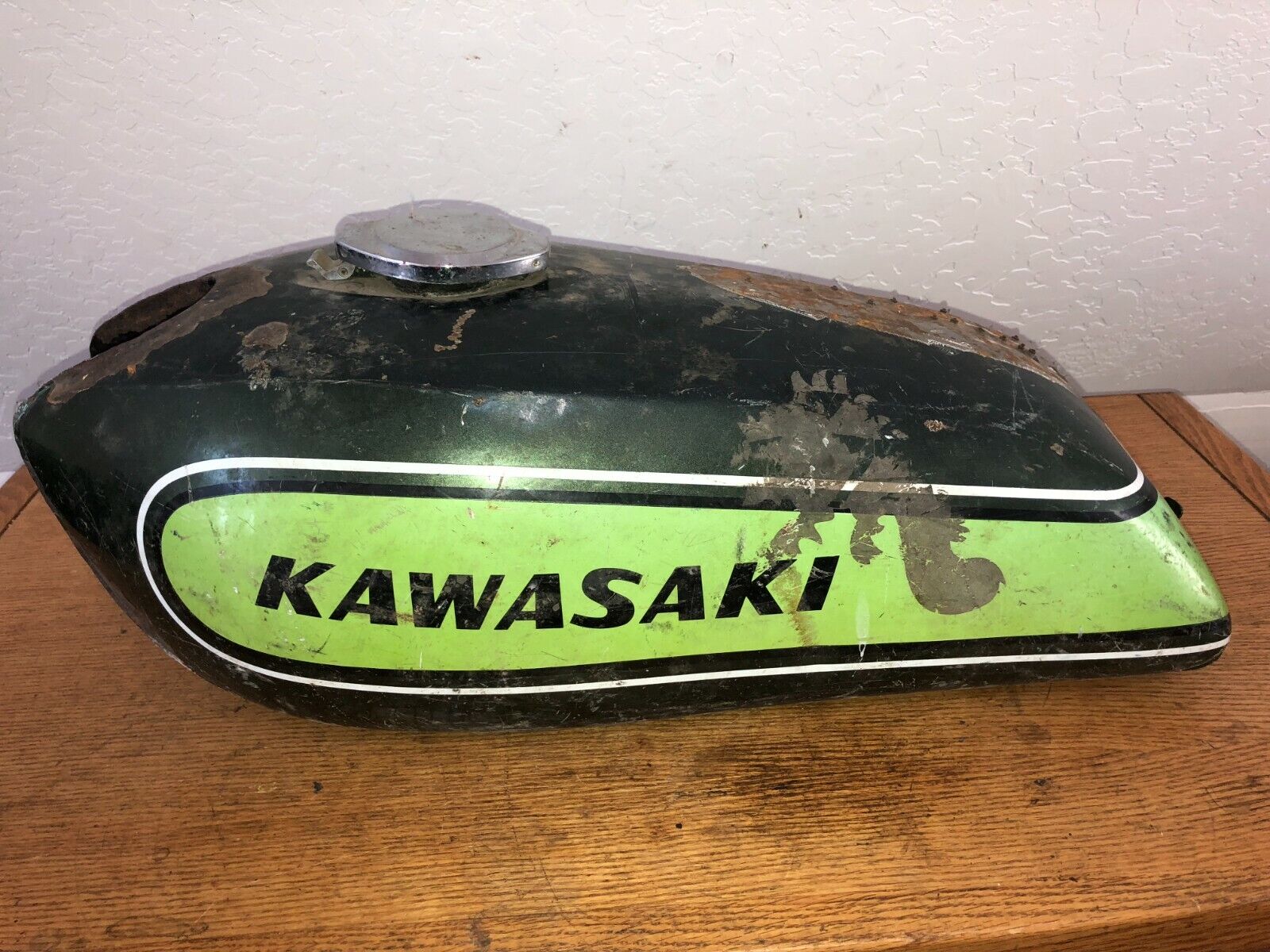 73-76 kawasaki h1 500 kh-500 fuel tank, 51001-082-77