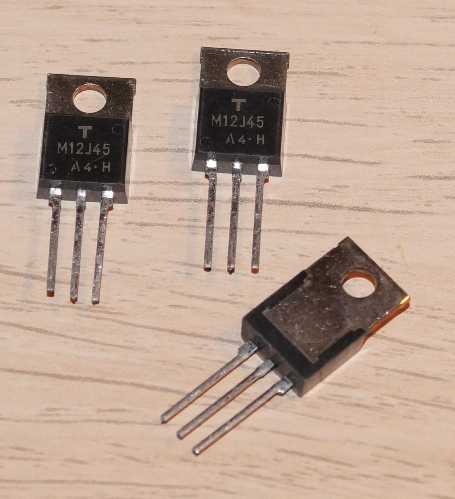 3 Stk. M12J45 : 600V / 12A TRIAC original von “Toshiba” Japan | eBay 