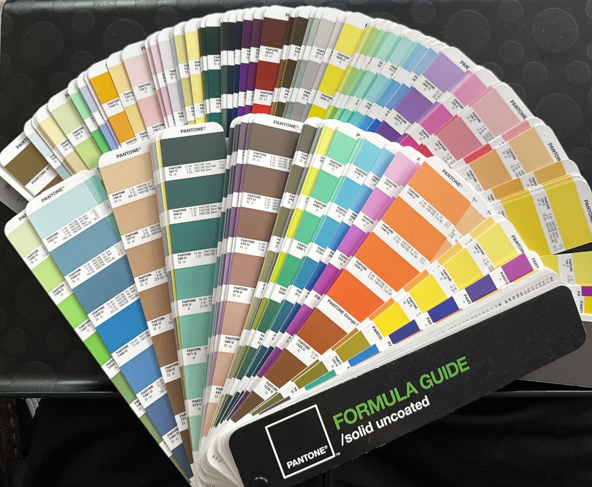 Pair Pantone Formula Guide Solid Coated & Uncoated Set 2006 Pair Pantone Formula Guide Solid Coated & Uncoated Set 2006