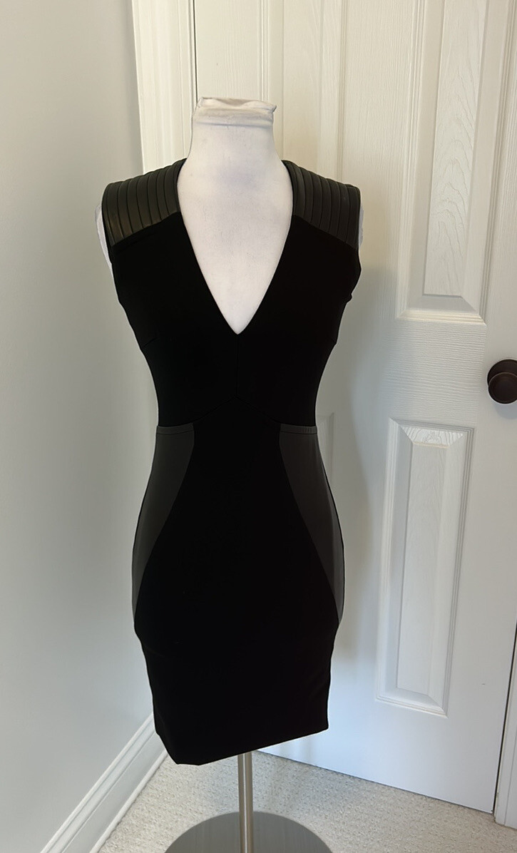Yigal Azouel NWT quilted belt size XS Cut25 by Yigal Azrouel blue color block textured rib knit  main image 4