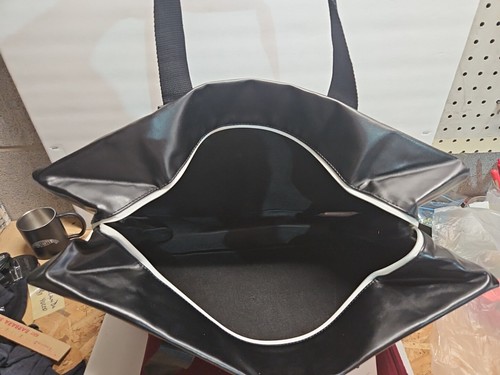 Calvin Klien Fragrances Soft Sided Bag New With Tags Pre-owned (JK) - Picture 6 of 10