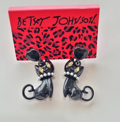 NEW! 3D Black Magic CAT BETSEY JOHNSON Pearl ENAMEL EARRINGS Halloween w/ HEART - Picture 9 of 9