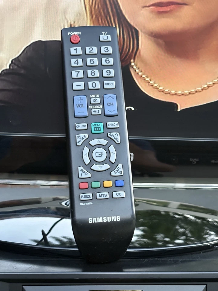 Samsung LN19B650T6D 19" HDTV Television Digital Turner HDMI Very Good Condition - Image 3 of 4