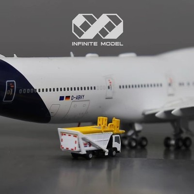 1/400 Airport Garbage Truck Fixed Finished printed painted 3D Model car