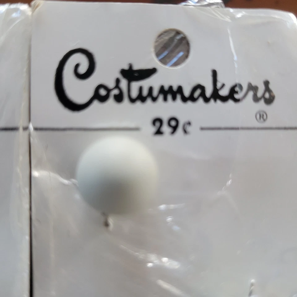 Vintage Ivory White Ball Buttons Bakelite? 4 Cards NOS - Image 2 of 4