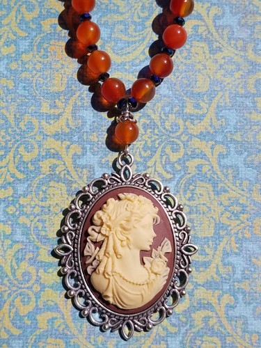 Greek Goddess Large Ivory & Brown Cameo Carnelian Glass Beaded Pendant Necklace - Picture 6 of 14