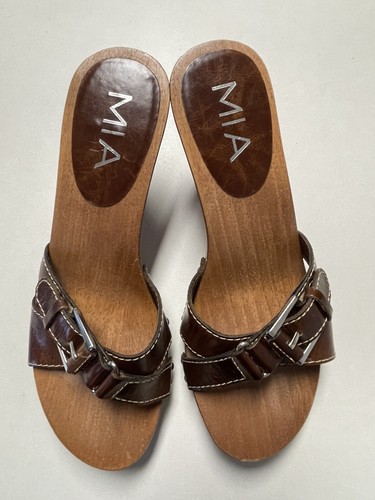 MIA 6M Brown Chunky Slides Wood Heels Vintage Studs Sandals Buckles NEW w/box - Picture 4 of 13