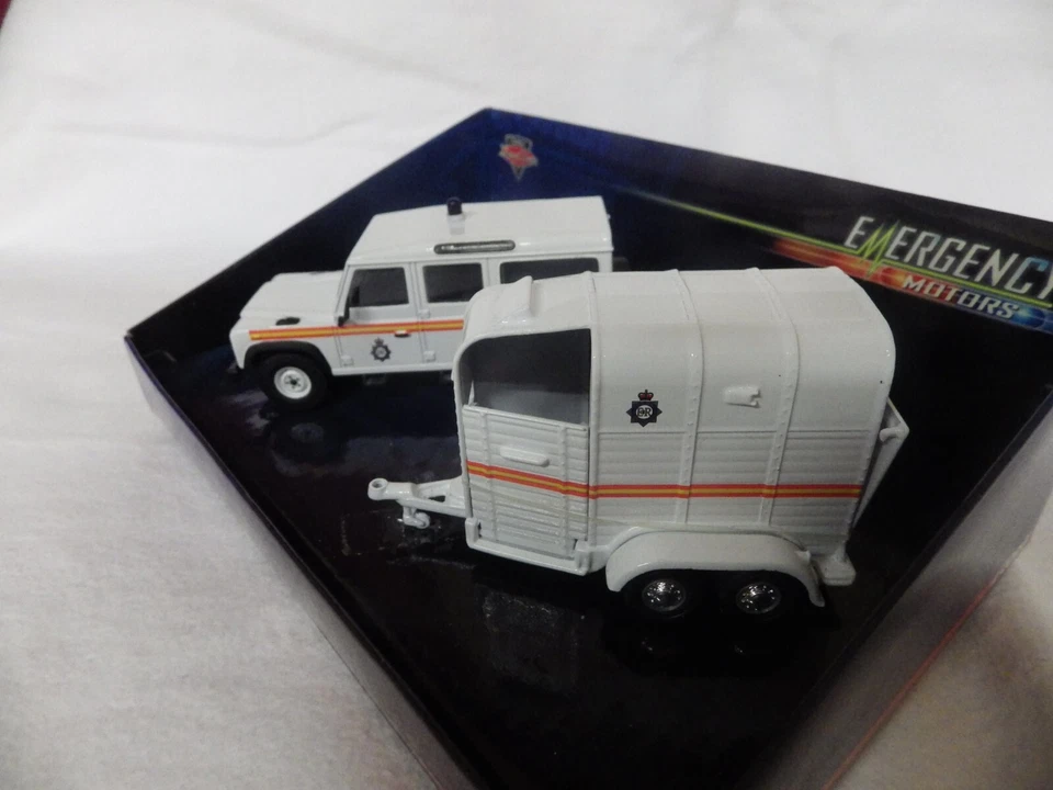 LAND ROVER DEFENDER E HORSEBOX DRIVE TIME VA09710 CORGI CON SCATOLA - Immagine 2 di 4