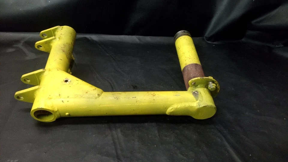 LAKE LA-4-180/200 BUCCANEER MAIN GEAR TRAILING LINK/AXEL - Image 3 of 4