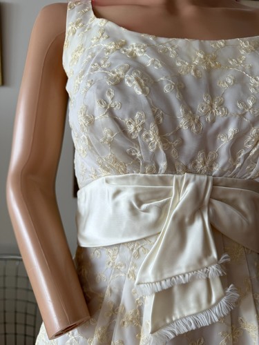 💒 Vtg 50s Lazarus of Roanoke Wedding Party Evening White Brocade Train Dress S - Picture 8 of 11