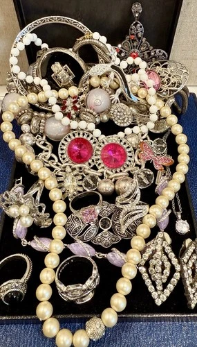 Vintage Estate Costume Jewelry Lot ! MONET, AVON and more!