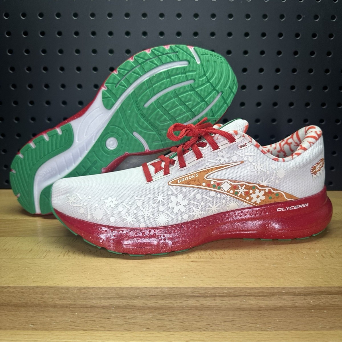 Brooks Glycerin 20 Run Merry Christmas Men’s Size 11 Running Shoes 1103821D683 Brooks Glycerin 20 Run Merry Christmas Holiday Xmas Running  main image 4