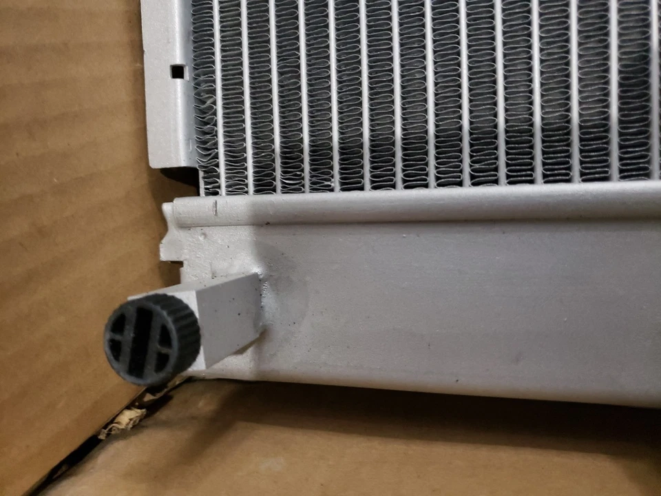 RADIADOR BMW ALUMINIO 2002-2010 para 525i 530i 528i 528xi 550i 645Ci 745i 745Li Foto 4 de 4