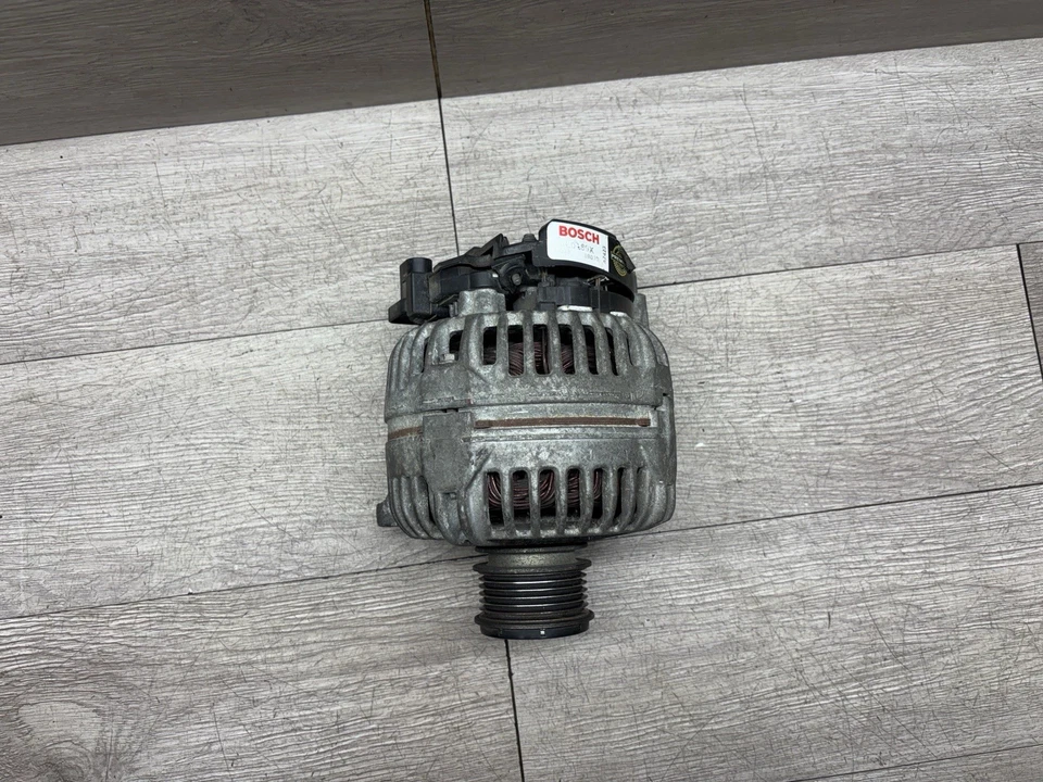 Alternador Volkswagen Mk4 Audi TT 1.8t 98-03 USADO OEM Bosch Remanufacturado 120 A Foto 4 de 4